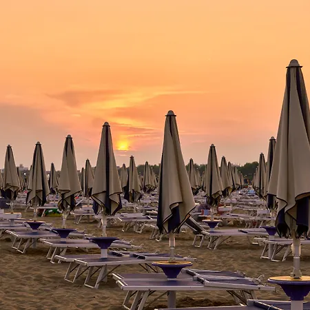 Coastal Comfort In A Cozy Side Sea View Bibione