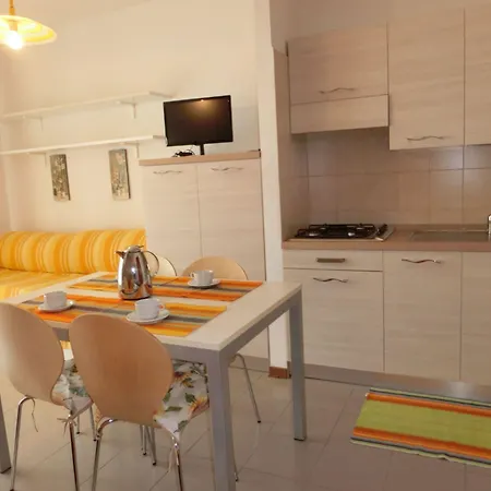 Apartamento Coastal Comfort In A Cozy Side Sea View