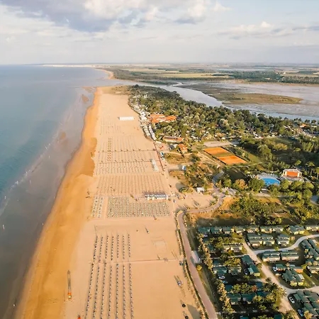 Coastal Comfort In A Cozy Side Sea View Apartamento Bibione